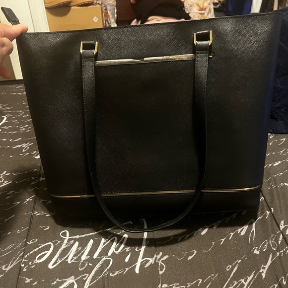 Michael Kors Frame Out Item Large Tote Bag - Picture 4 of 16